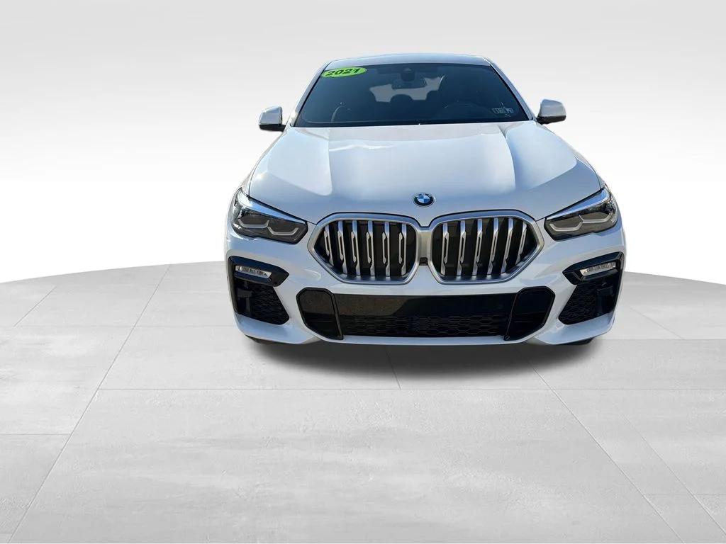 Used 2021 White BMW xDrive40i image 9