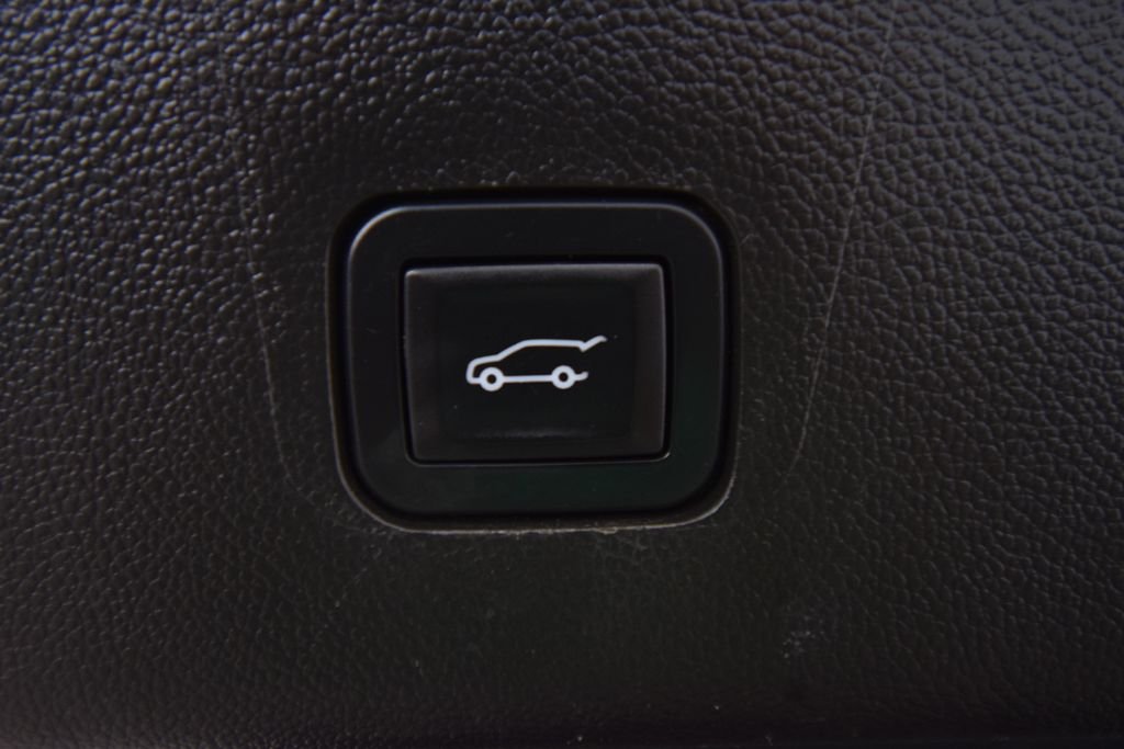 Used 2019 Silver Chevrolet LT image 25