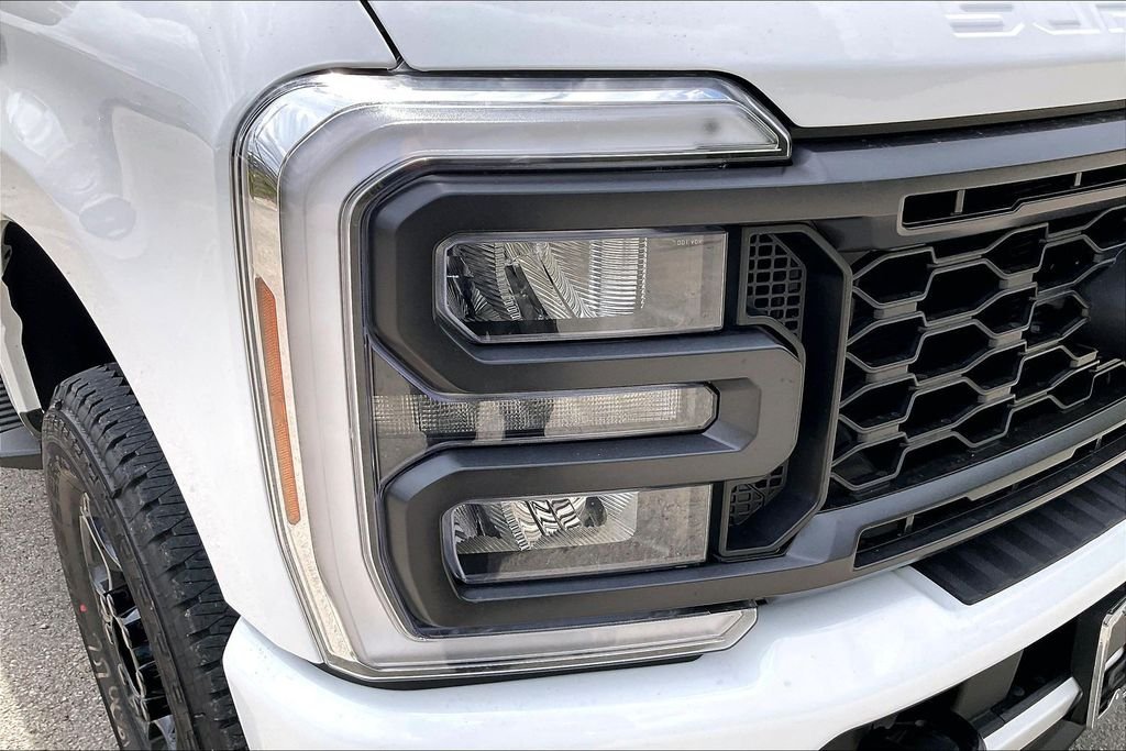 New 2026 Ford Super Duty F-350 XL 4D Crew Cab