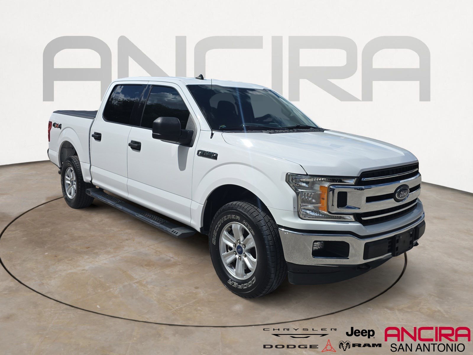 Used 2019 Oxford White Ford XLT image 1