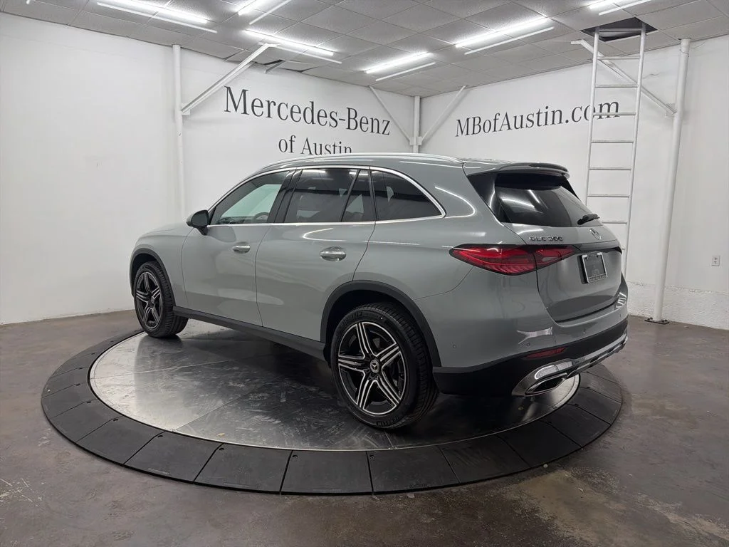Used 2026 White Mercedes-Benz GLC 300 image 5