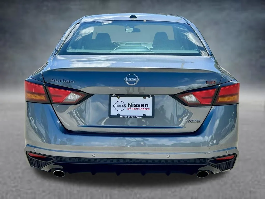 Used 2025 Gray Nissan 2.5 SR image 7