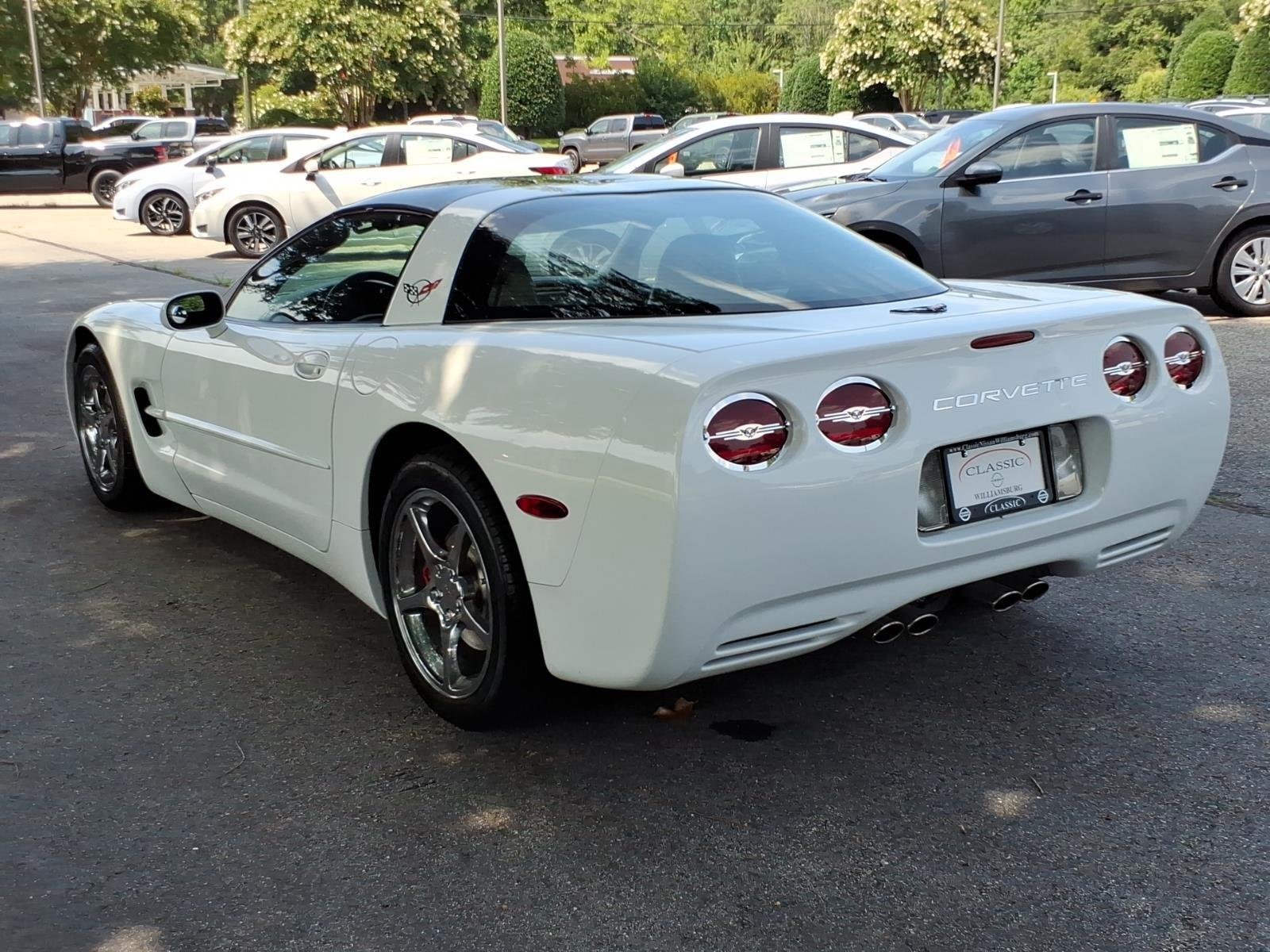 Used 1997 Arctic White Chevrolet  image 9