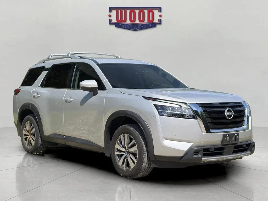 Used 2023 Brilliant Silver Metallic Nissan SL image 1
