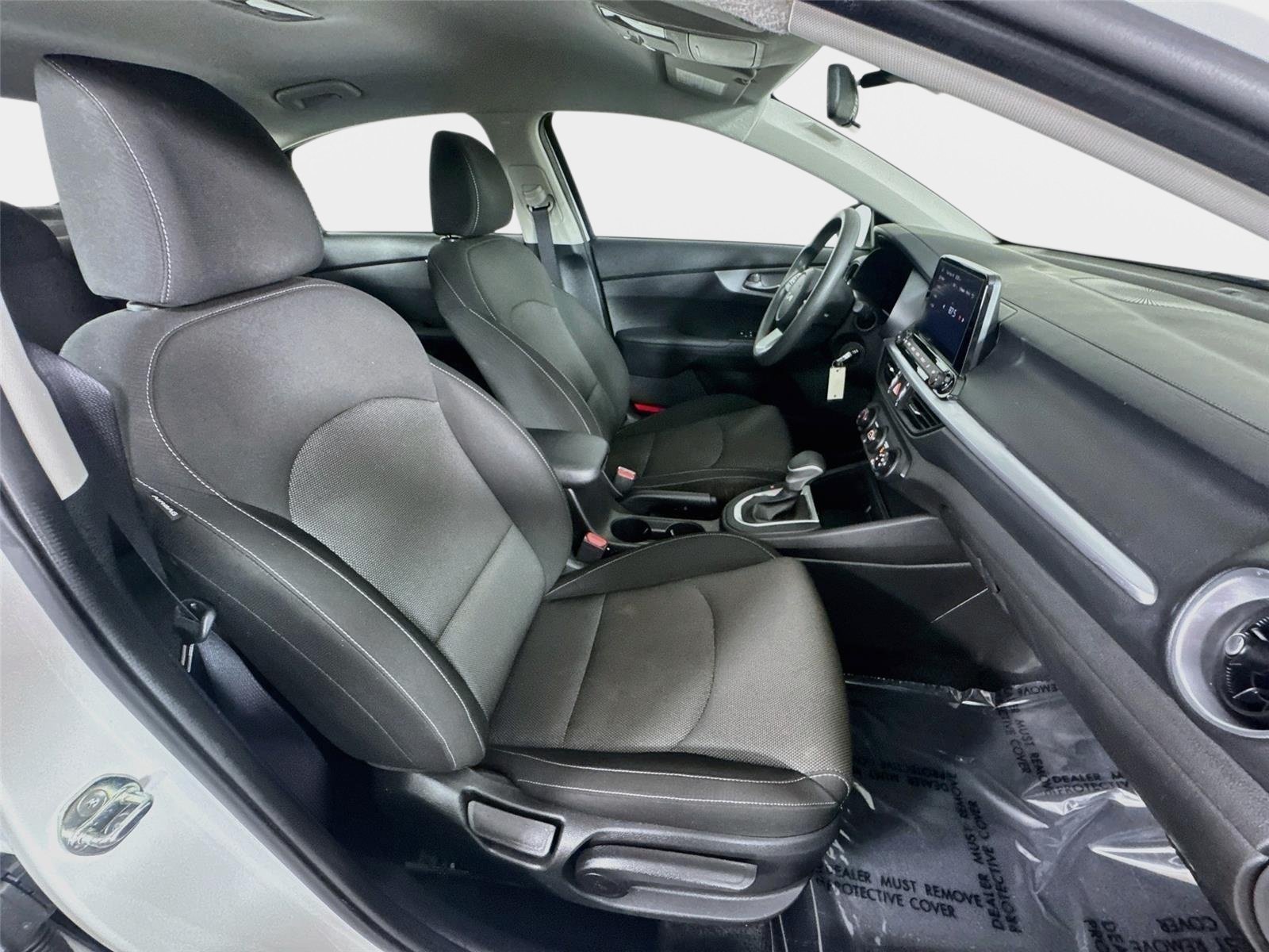 Used 2023 Snow White Pearl Kia LXS image 25