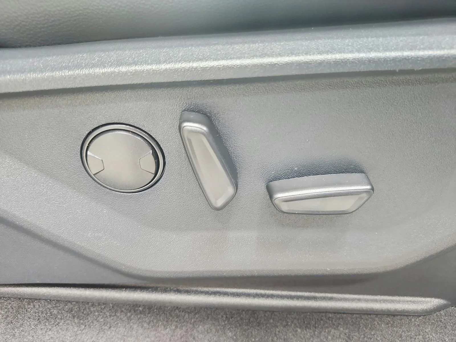 New 2026 Gray Ford Lariat image 45