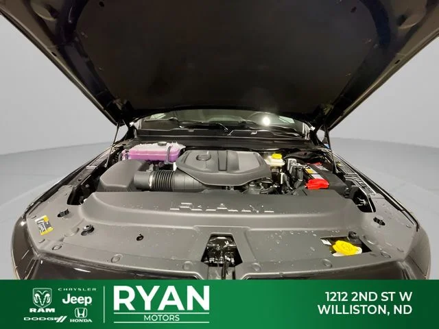 New 2026 Diamond Black Crystal Pearl-Coat Exterior Paint RAM Warlock image 12