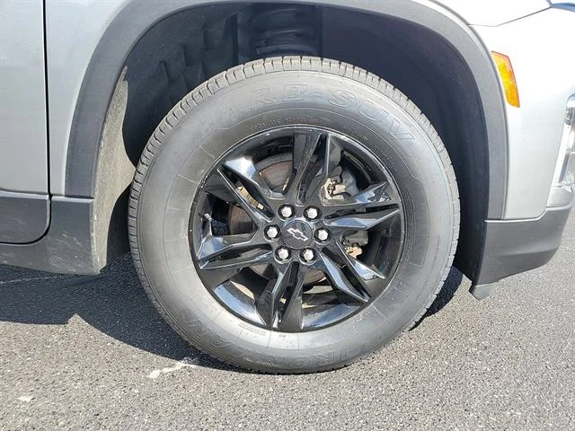 Used 2023 Sterling Gray Metallic Chevrolet LT Cloth image 5