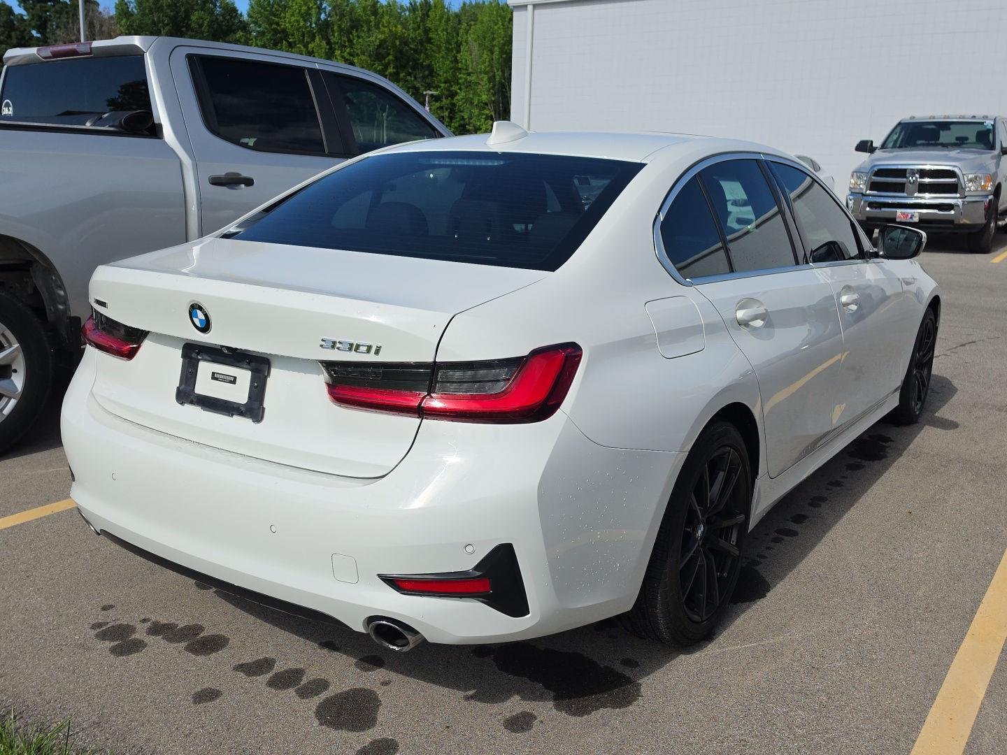 Used 2020 Alpine White BMW 330i xDrive image 3
