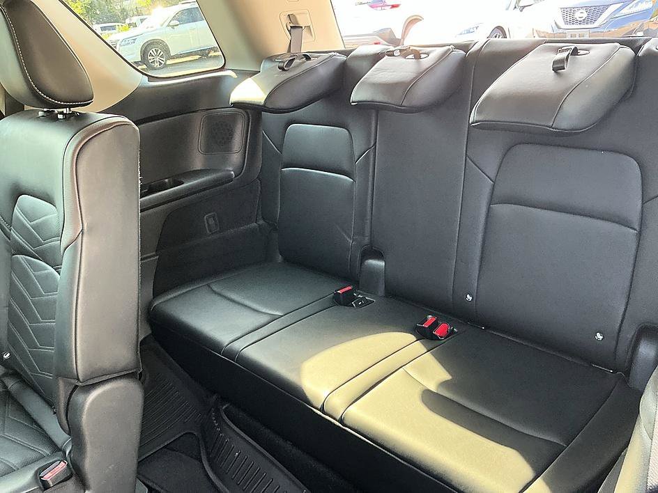 Used 2025 Gun Metallic Nissan Platinum image 28
