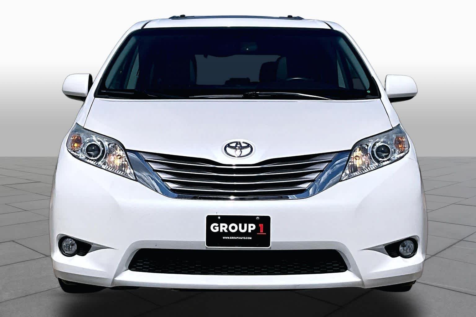 Used 2015 Blizzard Pearl Toyota XLE image 4