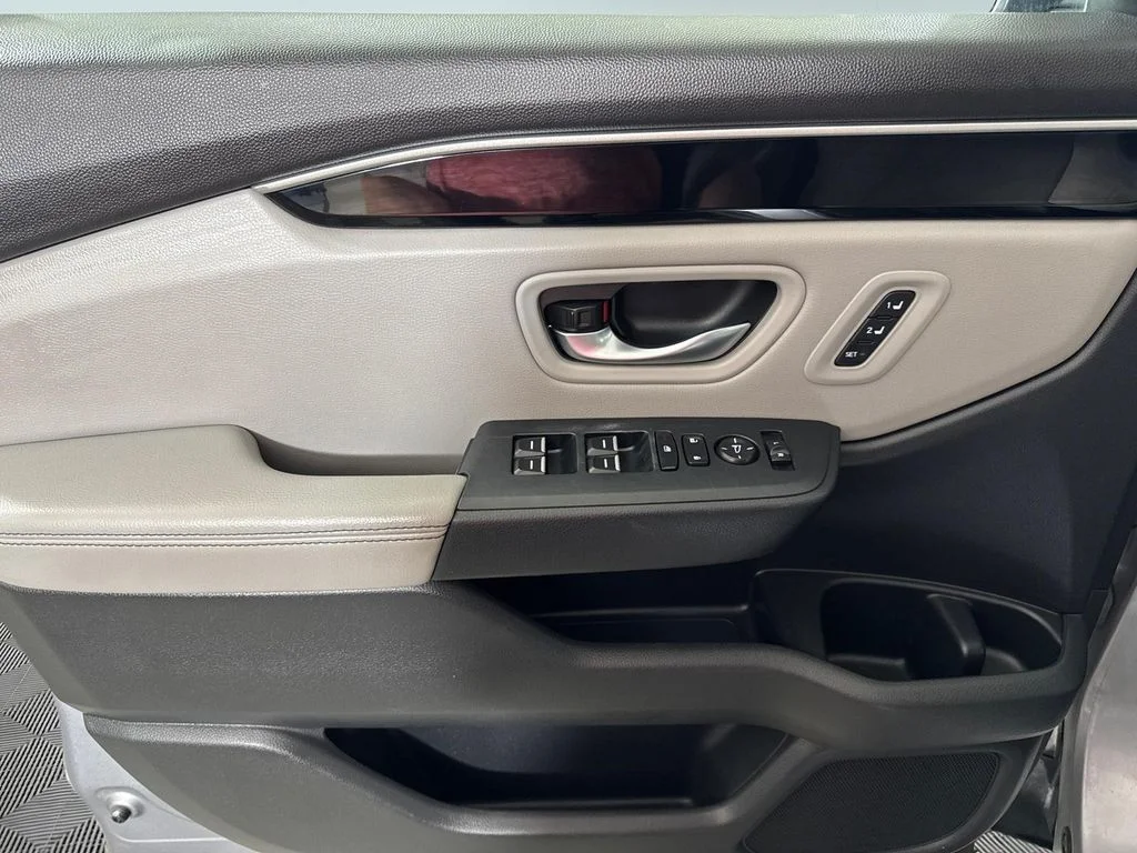 Certified Used 2024 Silver Honda Touring image 19