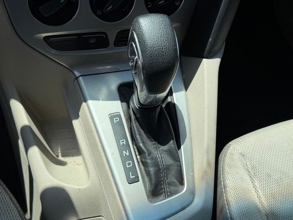 New 2012 Silver Ford SE image 18
