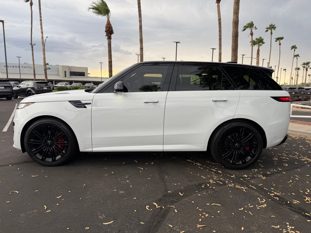 Certified Used 2024 White Land Rover Dynamic SE image 3