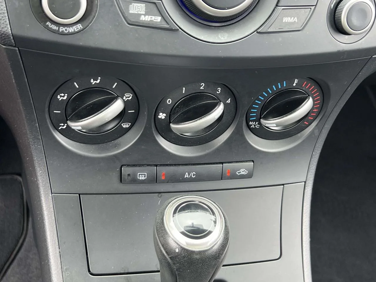 Used 2012 Graphite Mica Mazda i Touring image 32