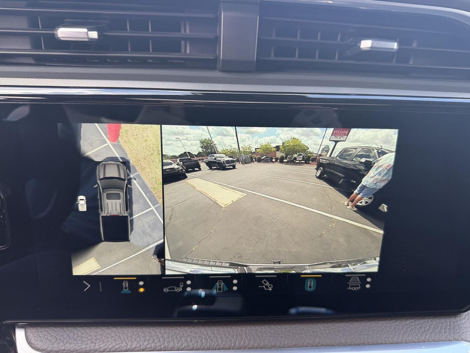Used 2023 White Frost Tricoat GMC Denali image 34