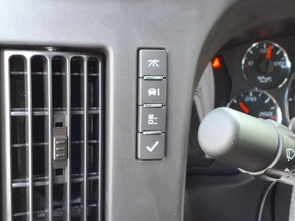 2025 Chevrolet Express Cargo Work Van - Photo 22