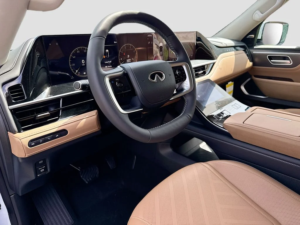 New 2027 RADIANT WHITE INFINITI Luxe 4WD image 8