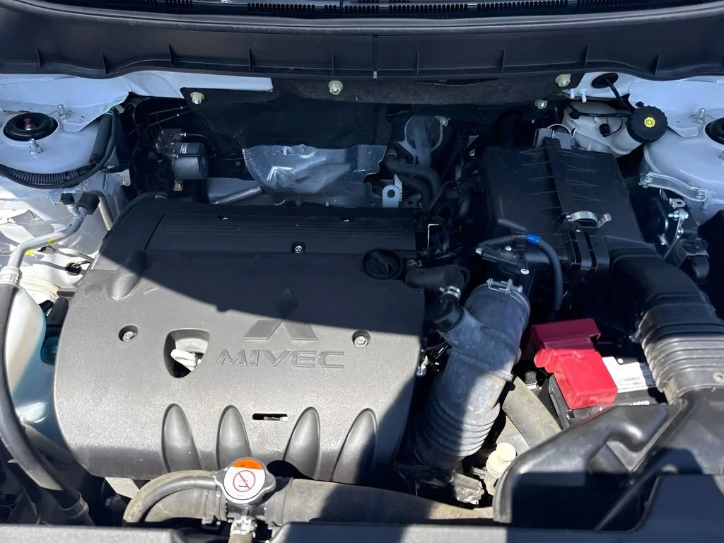 Used 2024 Silver Mitsubishi S image 34