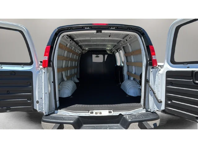 Used 2025 White GMC Work Van image 34