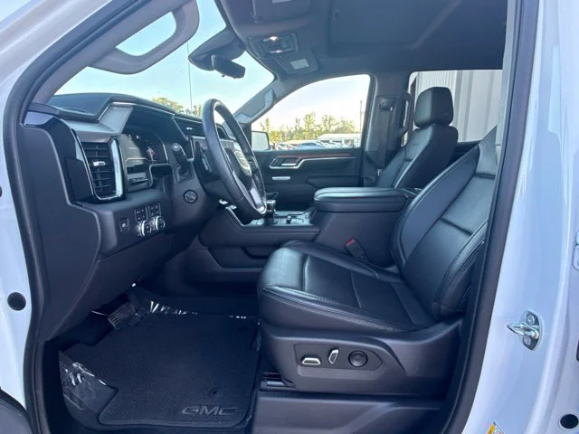 Used 2023 White GMC Denali image 26
