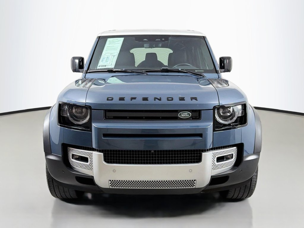 Used 2021 Blue Land Rover SE image 2