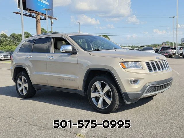Used 2015 Beige Jeep Limited image 4