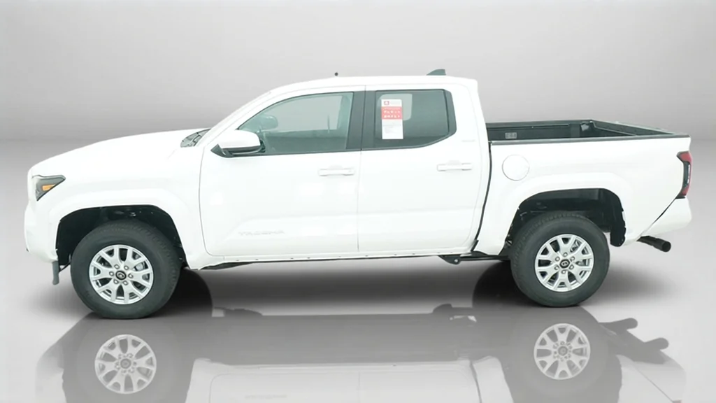 New 2026 Ice Cap Toyota SR5 image 2