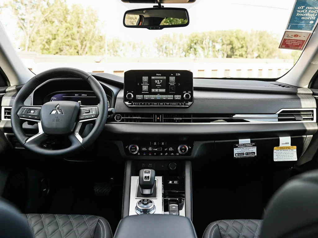 2025 Mitsubishi Outlander Plug-in Hybrid SEL - Photo 16