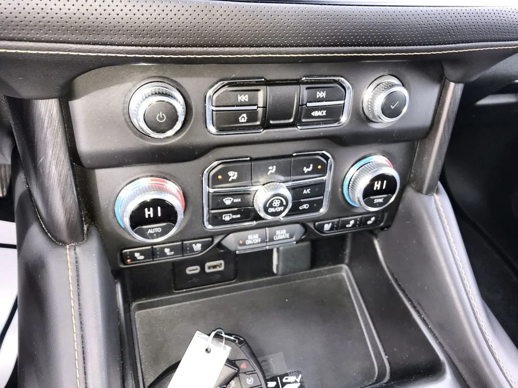 Used 2024 Silver GMC AT4 image 19