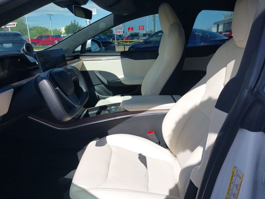 Used 2022 White Tesla Base image 11