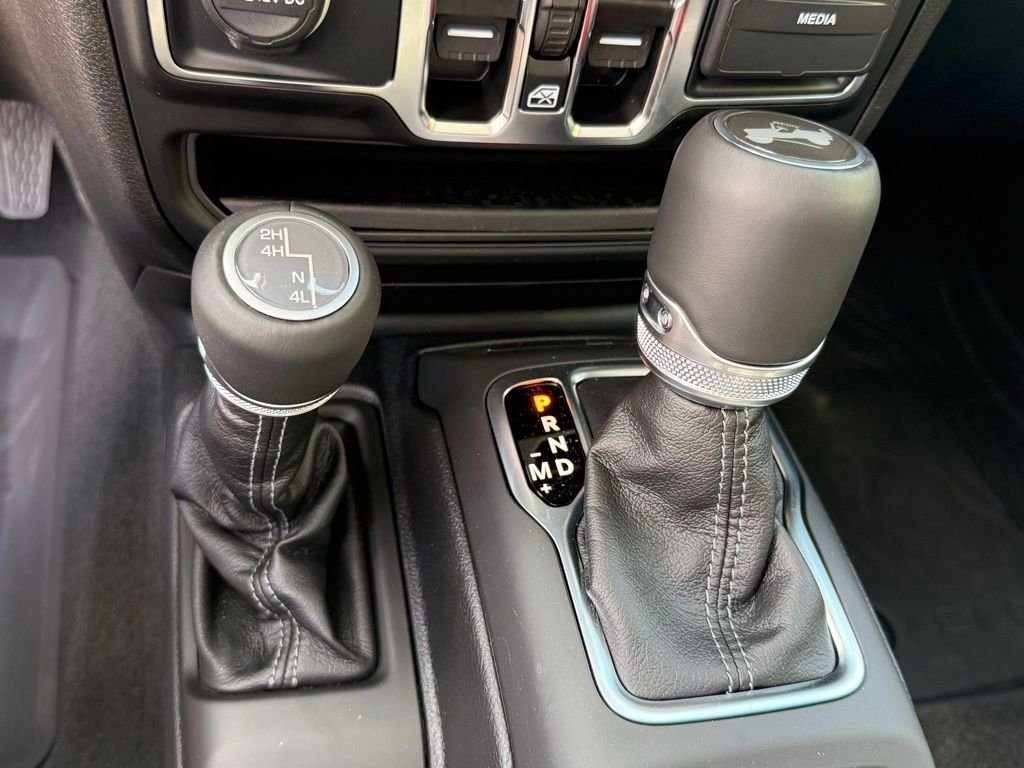 2025 Jeep Wrangler 4-Door Sahara - Photo 18