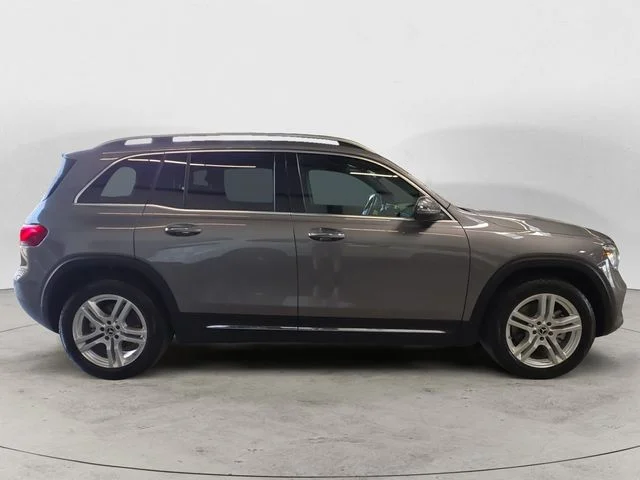 Used 2021 Gray Mercedes-Benz GLB 250 image 4