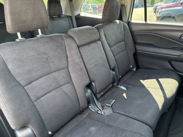 Used 2019 White Diamond Pearl Honda EX image 21