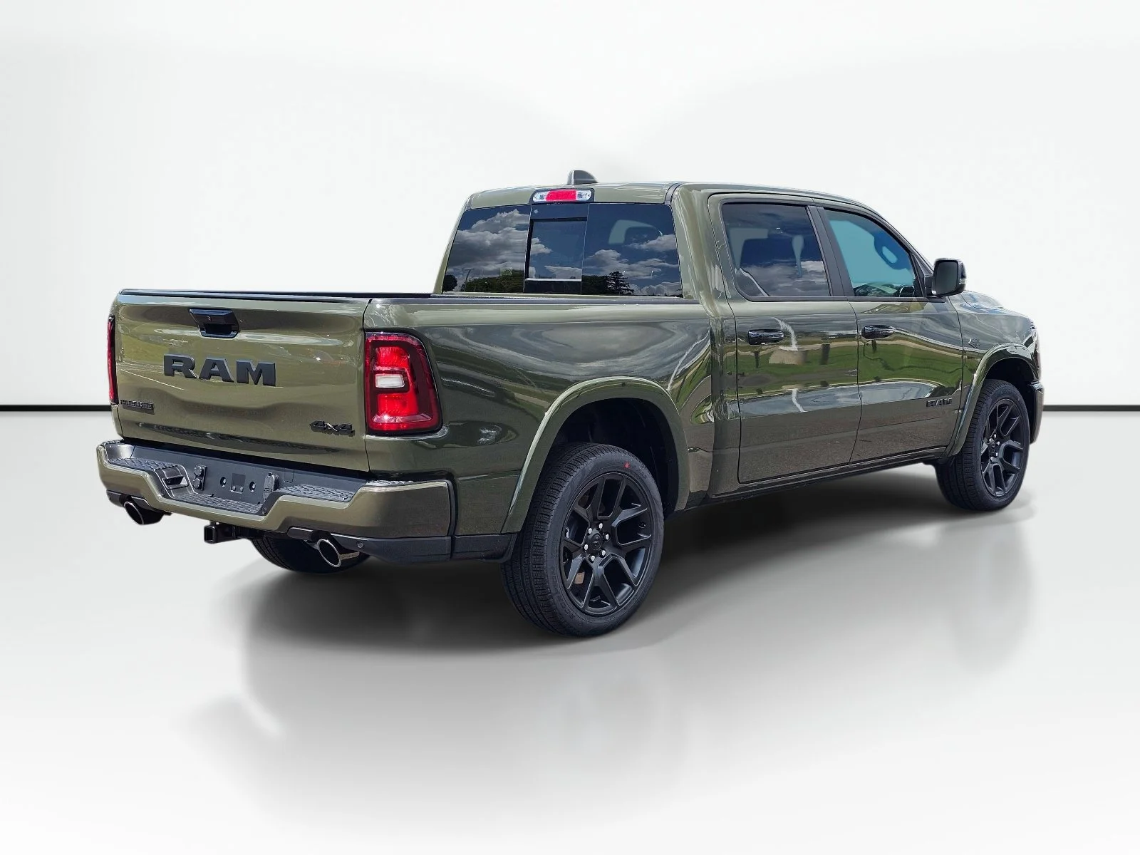 New 2027 Tank Ram Laramie image 9