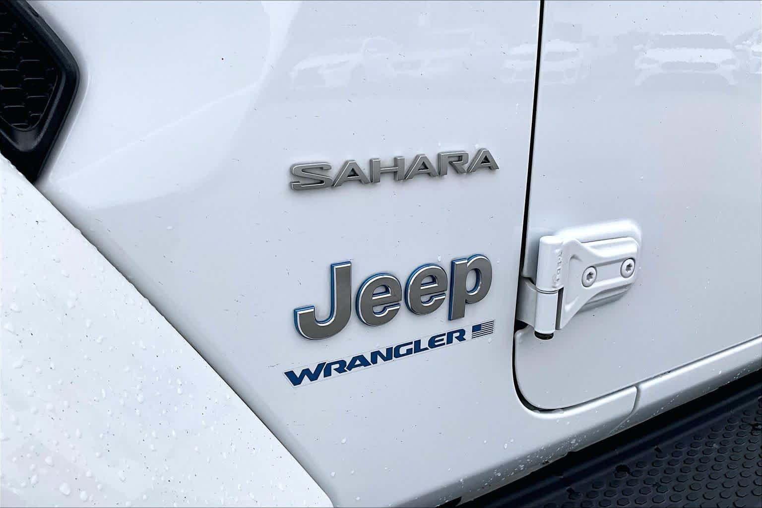 Used 2023 Bright White Clearcoat Jeep Sahara image 29