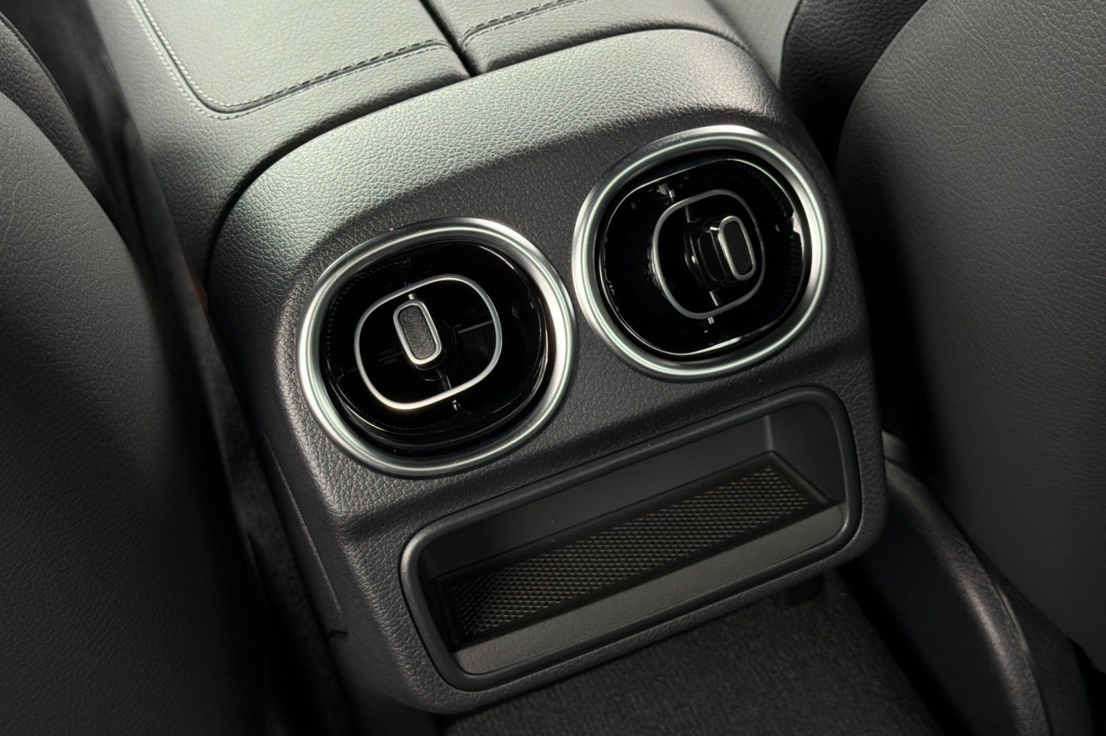 New 2026 Selenite Grey Metallic Mercedes-Benz C 300 image 25