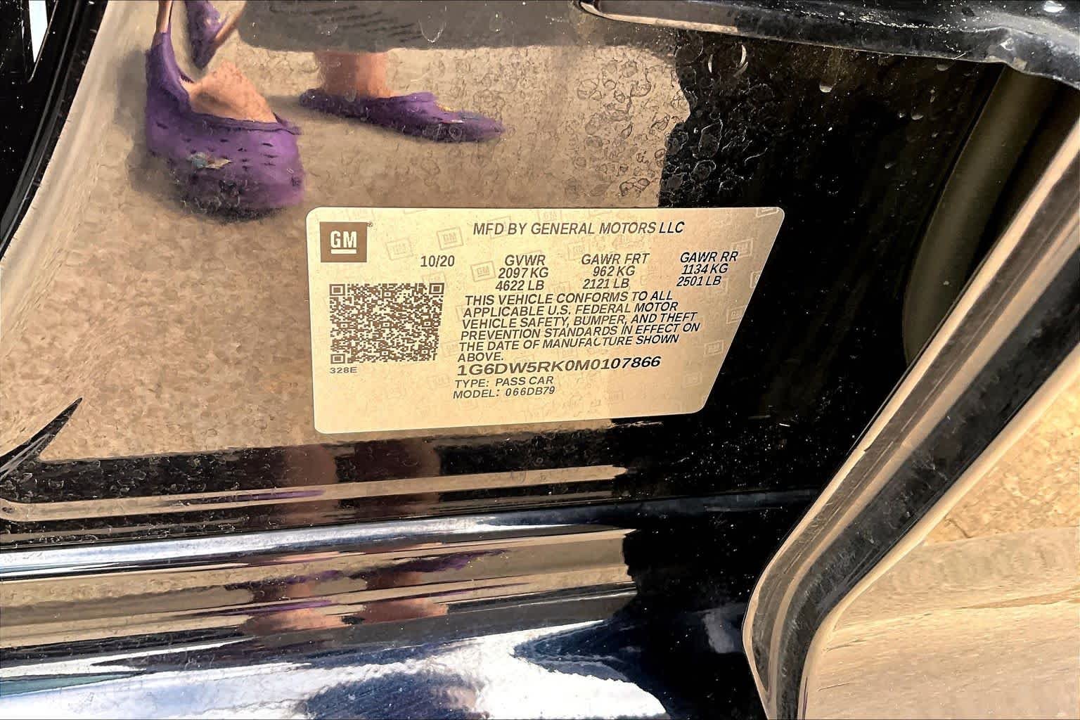 Used 2021 Dark Moon Blue Metallic Cadillac Luxury image 26