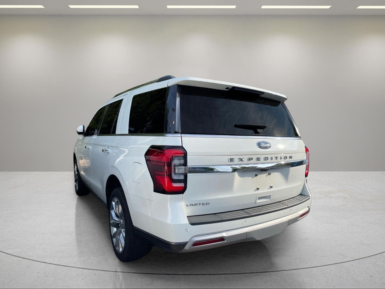 Used 2024 Star White Metallic Tri-Coat Ford Limited image 19