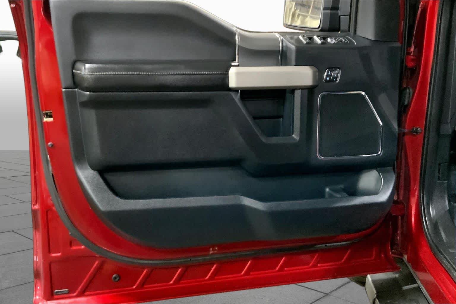 Used 2015 Ruby Red Metallic Tinted Clearcoat Ford Lariat image 22