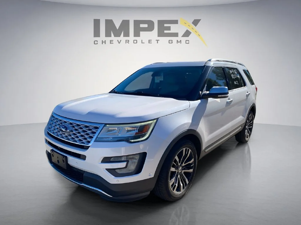 Used 2017 White Ford Platinum image 1