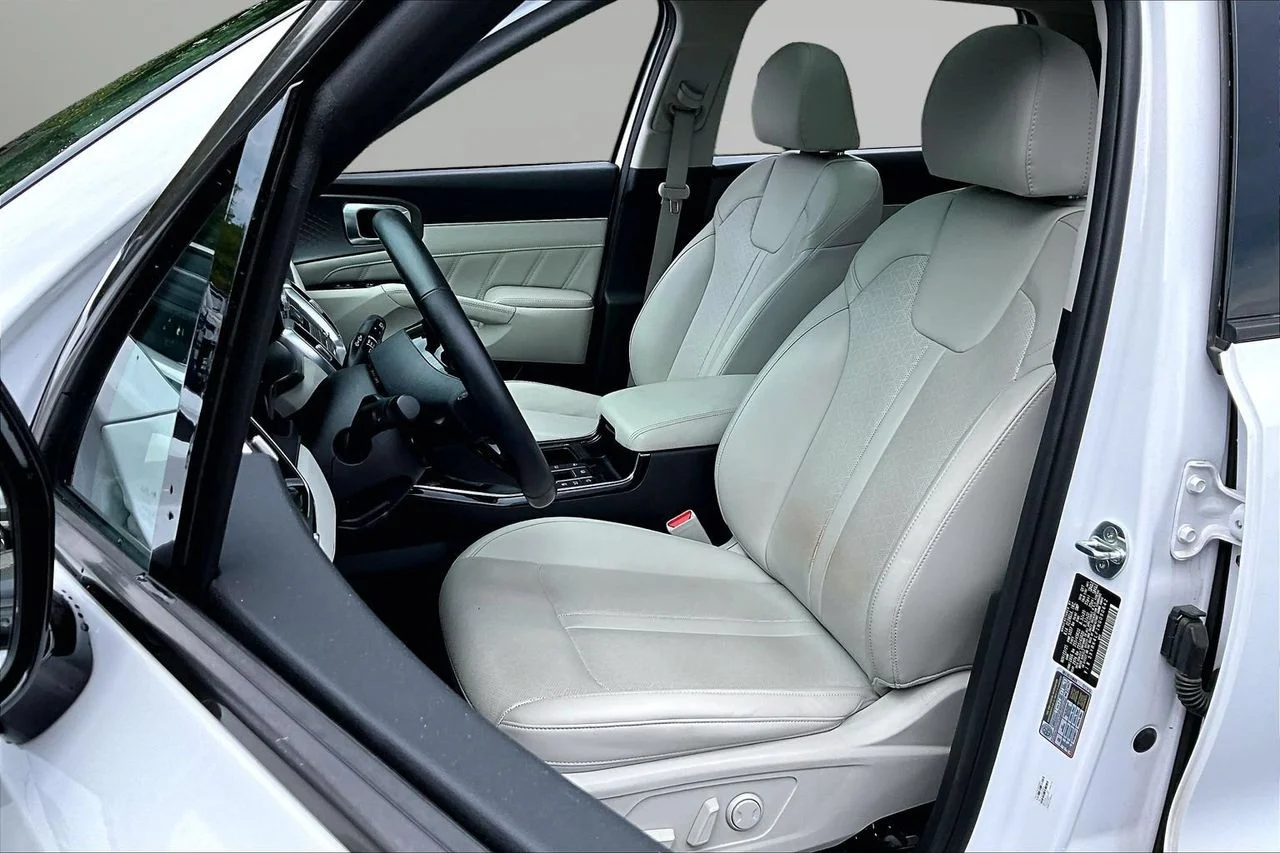 Certified Used 2022 White Kia SX image 21
