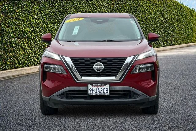 Used 2021 Red Nissan SV image 9