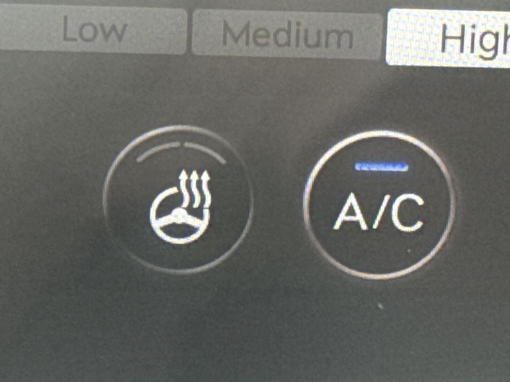 2023 GENESIS GV70 Standard - Photo 30