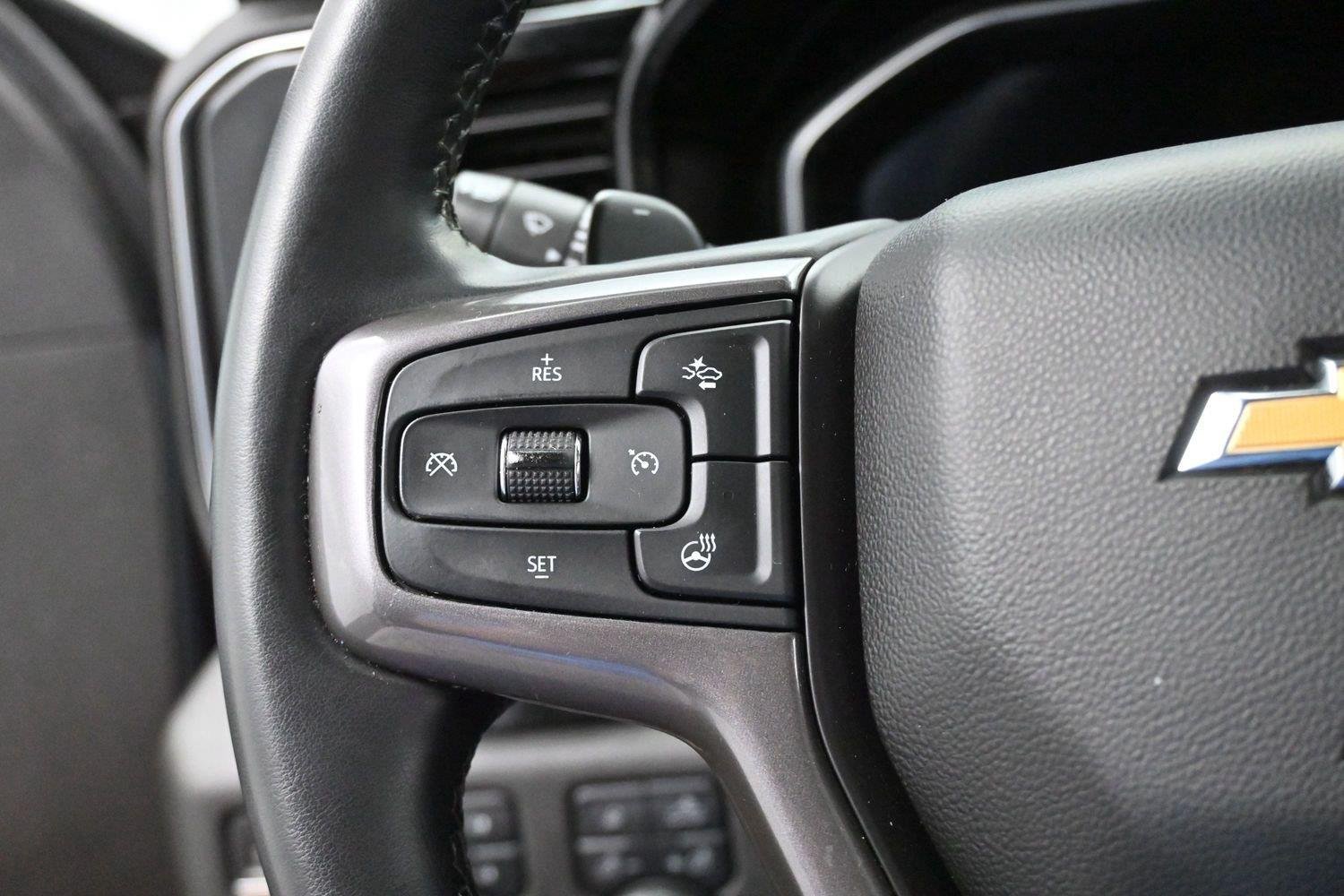 Used 2023 STERLING GRAY METALLIC Chevrolet High Country image 17