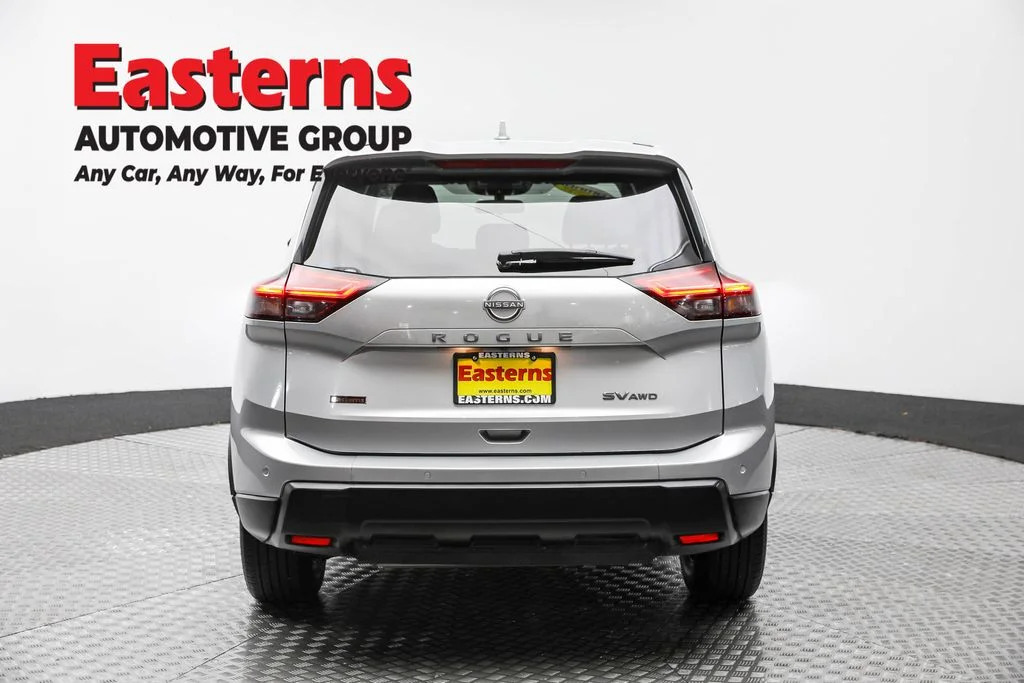 Used 2024 Silver Nissan SV image 6