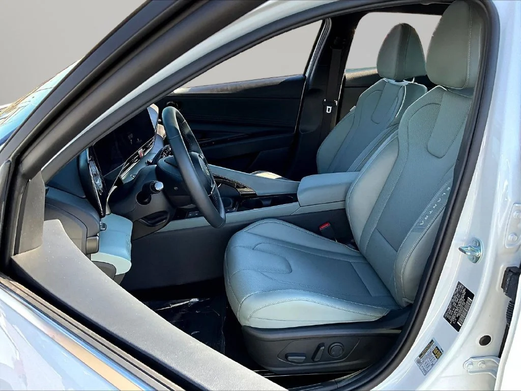 Used 2026 White Hyundai Limited image 21