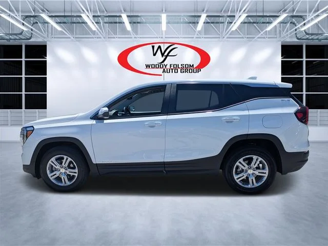 Used 2024 White GMC SLE image 7
