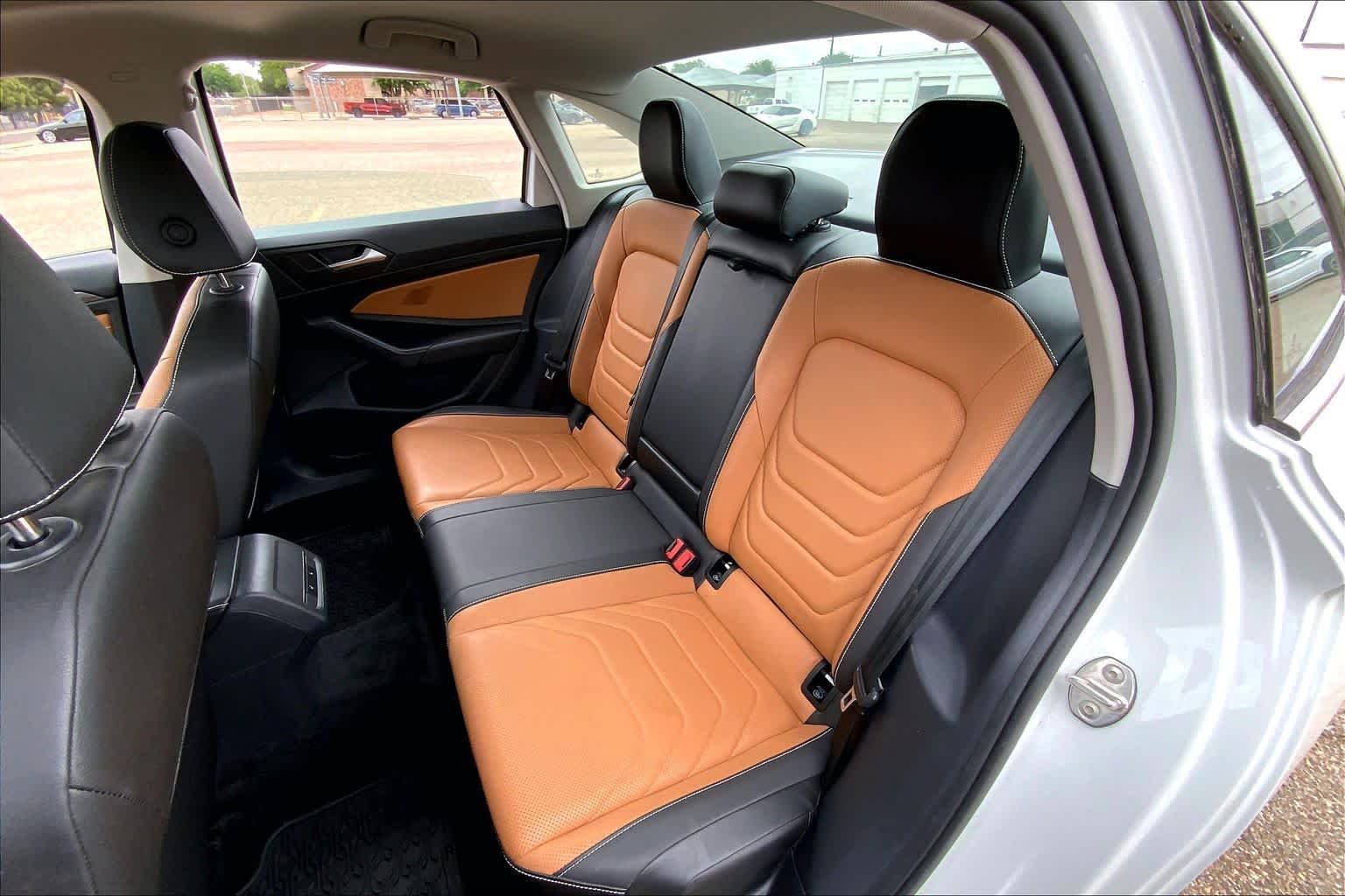 Used 2024 OPAL WHITE PEARL EFFECT Volkswagen SEL image 21