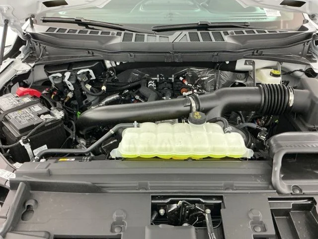 New 2026 Oxford White Ford XLT image 28